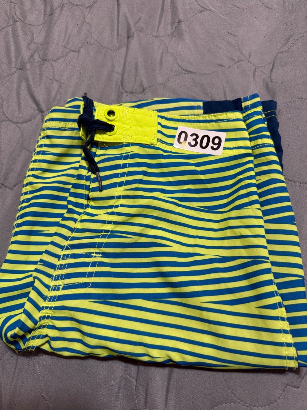 Puma Neon Yellow and Navy Striped Swim Shorts size L/14-16 - Picture 11 of 11